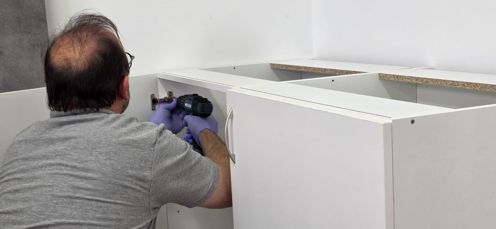 Colocação de móveis de cozinha 1